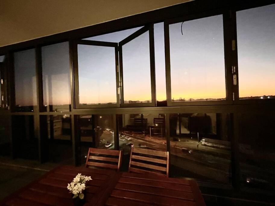 Apartment Scenic Skyline View2br@close To Olympicpark